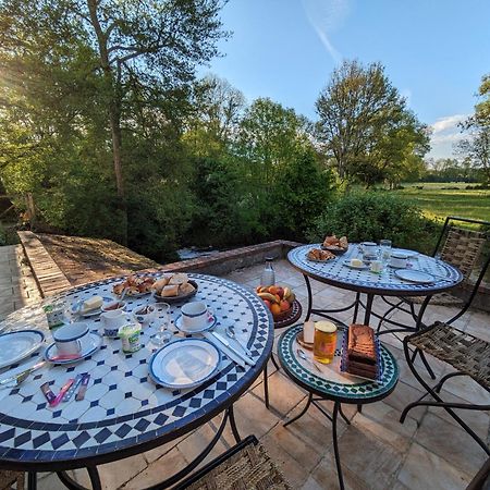 Le Moulin Grenon Bed & Breakfast Mézilles Dış mekan fotoğraf